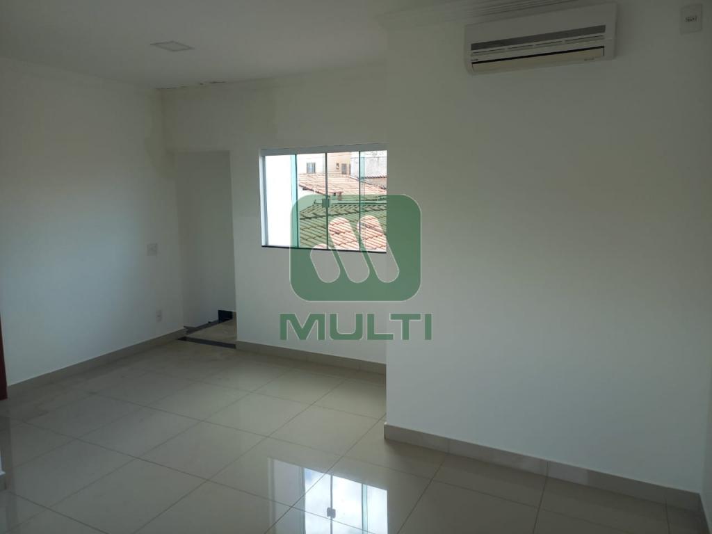 Casa à venda com 5 quartos, 250m² - Foto 16