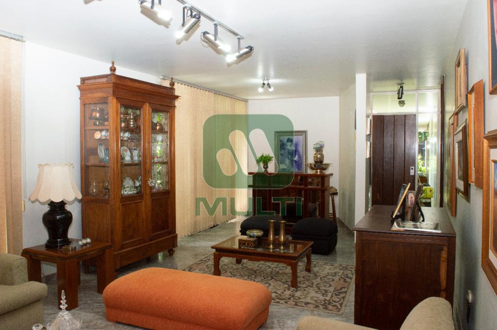 Casa à venda com 4 quartos, 340m² - Foto 10