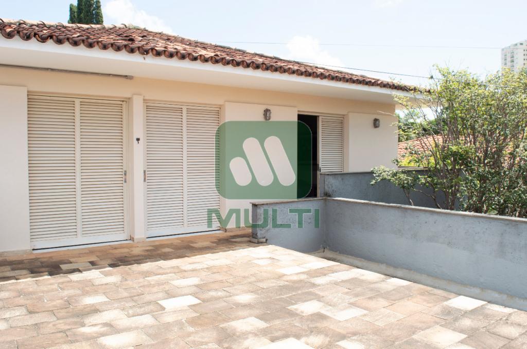 Casa à venda com 4 quartos, 340m² - Foto 25