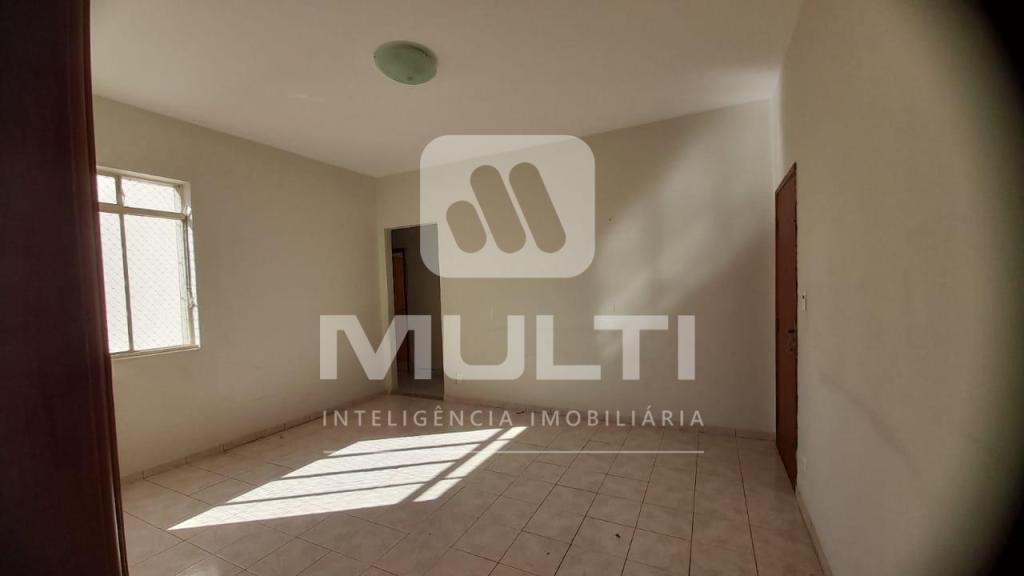 Apartamento à venda com 3 quartos, 140m² - Foto 1