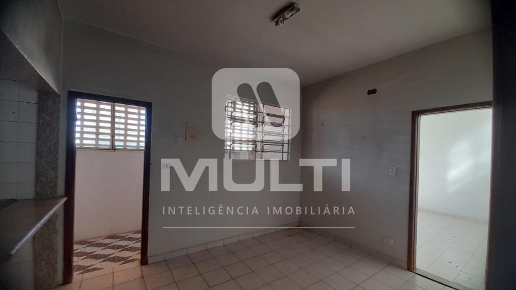 Apartamento à venda com 3 quartos, 140m² - Foto 2