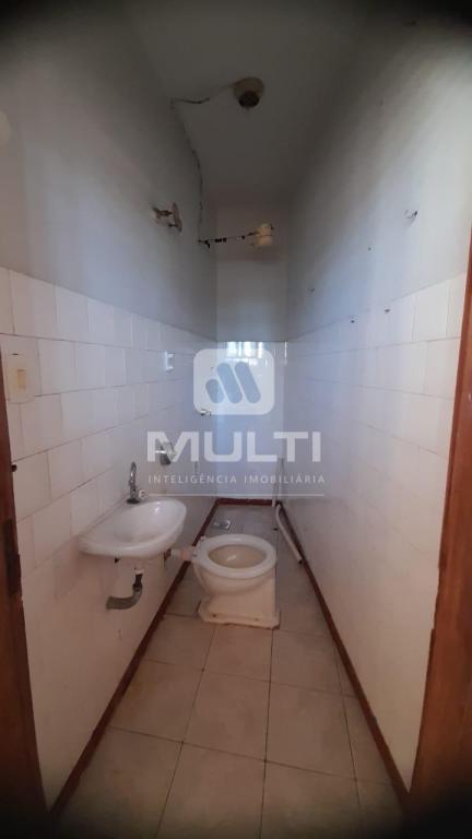 Apartamento à venda com 3 quartos, 140m² - Foto 4