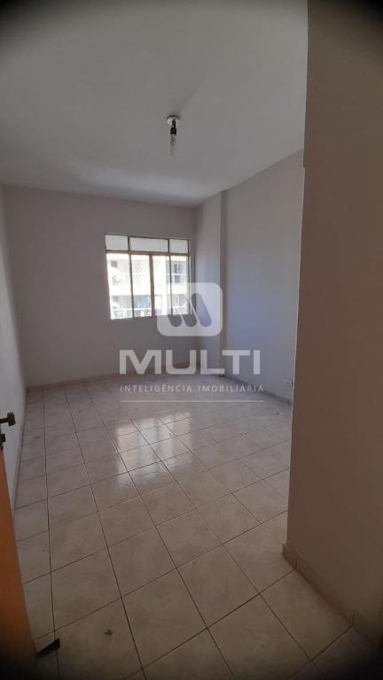 Apartamento à venda com 3 quartos, 140m² - Foto 9