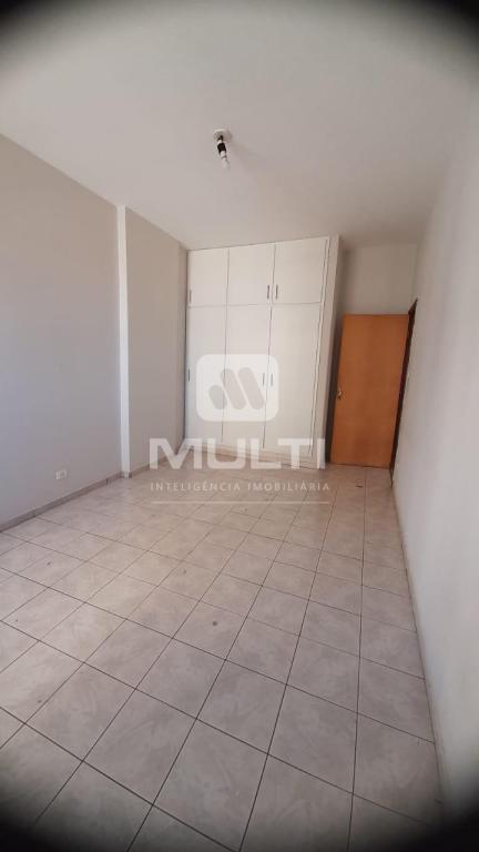 Apartamento à venda com 3 quartos, 140m² - Foto 10