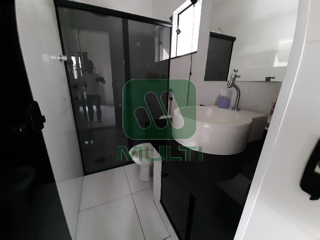 Casa à venda com 3 quartos, 271m² - Foto 11