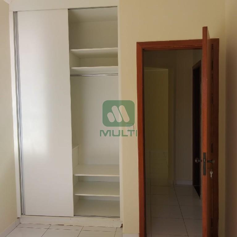 Apartamento à venda com 2 quartos, 60m² - Foto 3