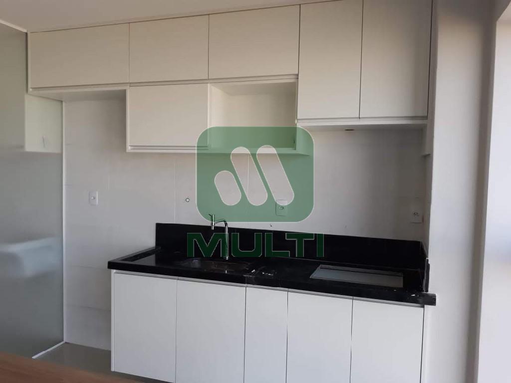 Apartamento à venda com 2 quartos, 66m² - Foto 4