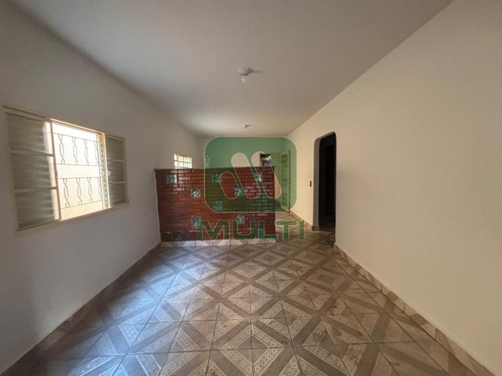 Casa à venda com 3 quartos, 187m² - Foto 2