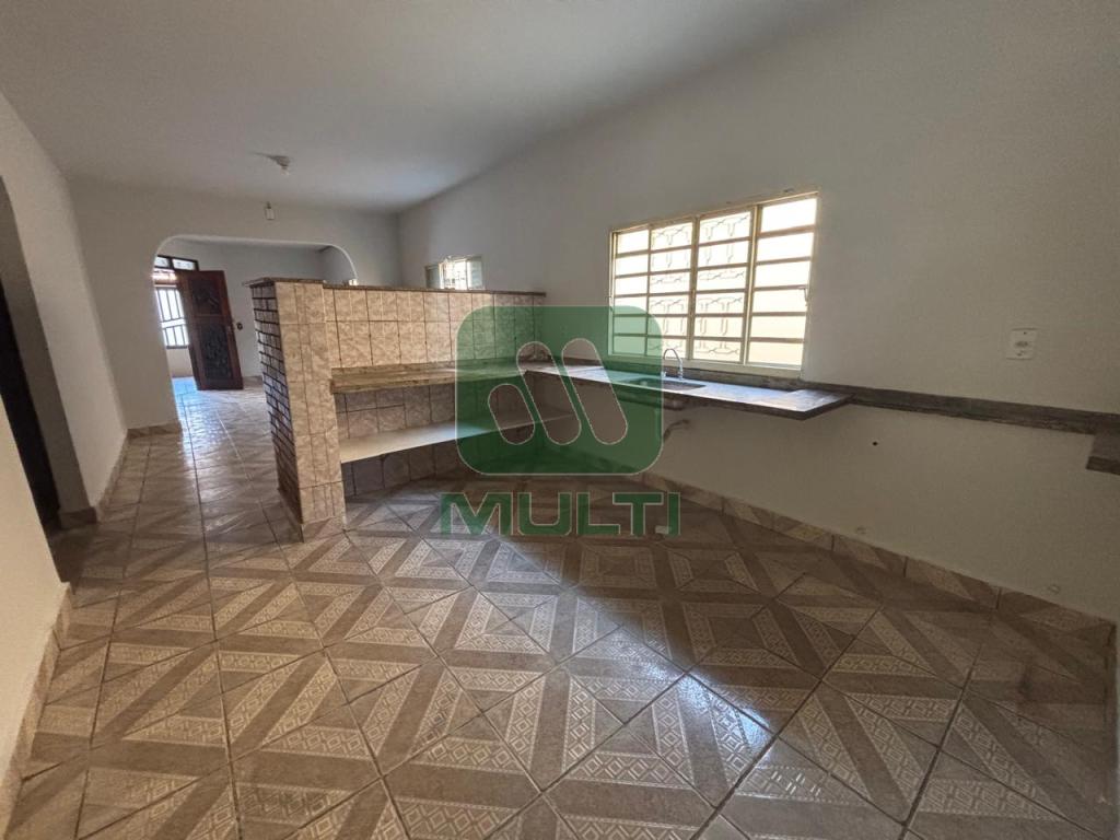 Casa à venda com 3 quartos, 187m² - Foto 3