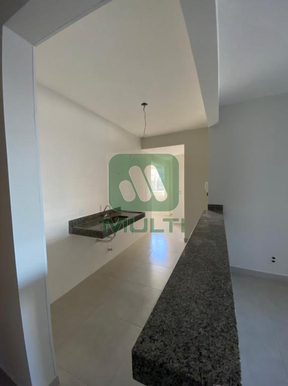 Apartamento à venda com 2 quartos, 70m² - Foto 9