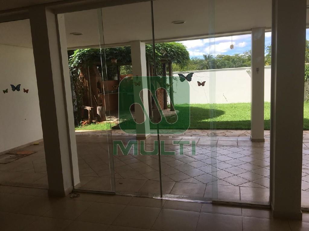 Casa de Condomínio à venda com 4 quartos, 400m² - Foto 1