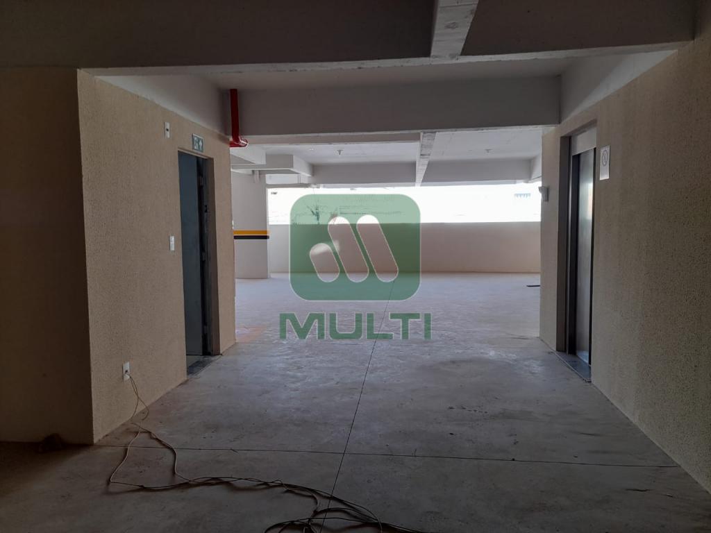 Apartamento à venda com 2 quartos, 67m² - Foto 9