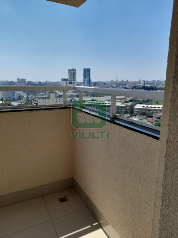 Apartamento à venda com 2 quartos, 67m² - Foto 12