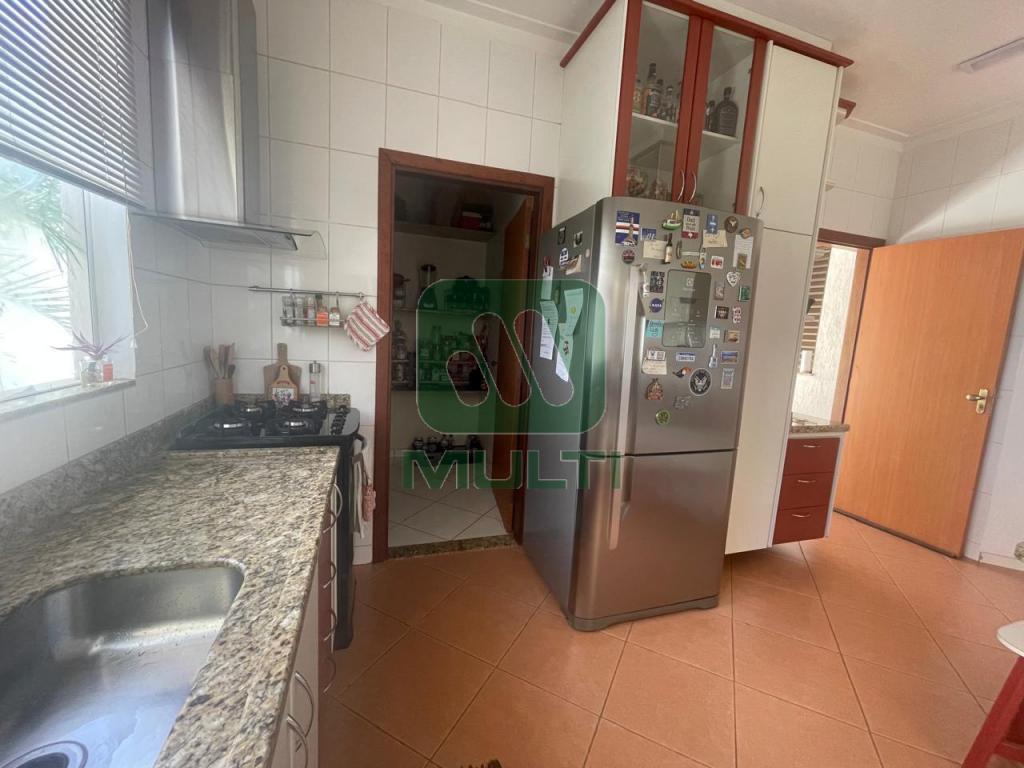 Casa de Condomínio à venda com 3 quartos, 182m² - Foto 6