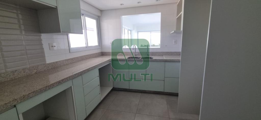 Apartamento à venda com 3 quartos, 180m² - Foto 6