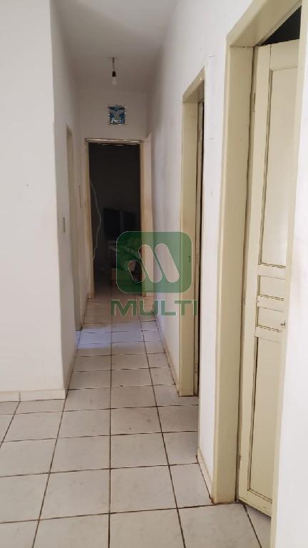 Casa à venda com 3 quartos, 116m² - Foto 2