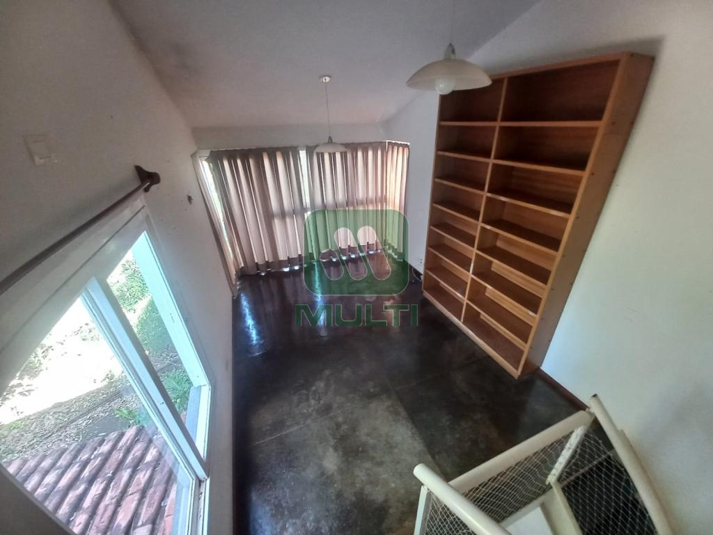 Casa à venda com 4 quartos, 250m² - Foto 7