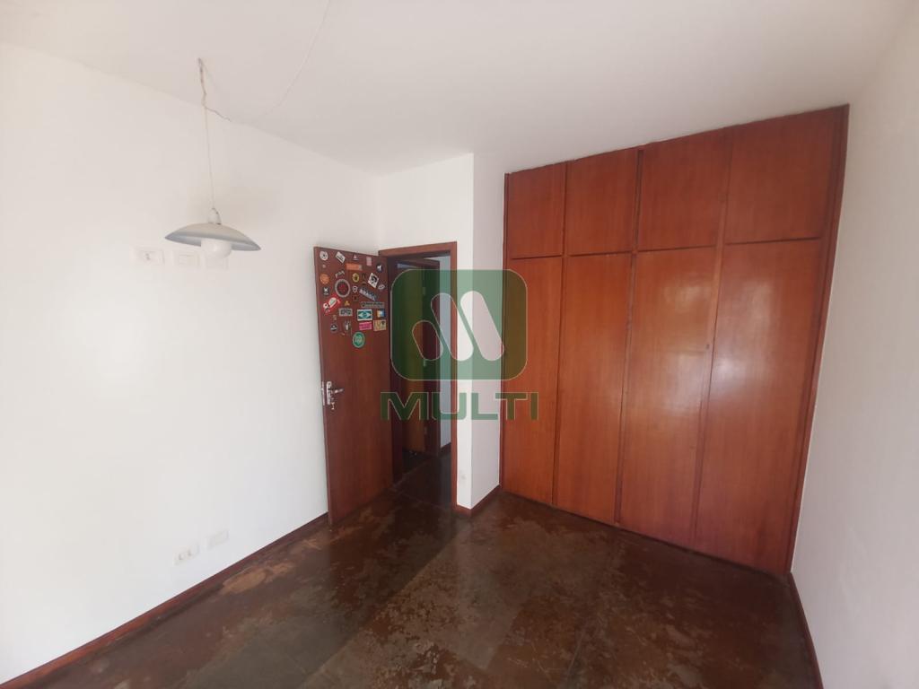 Casa à venda com 4 quartos, 250m² - Foto 14