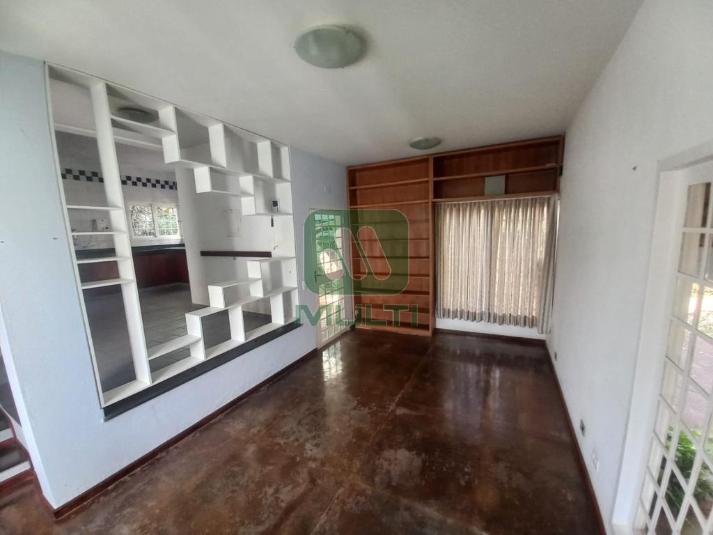 Casa à venda com 4 quartos, 250m² - Foto 19