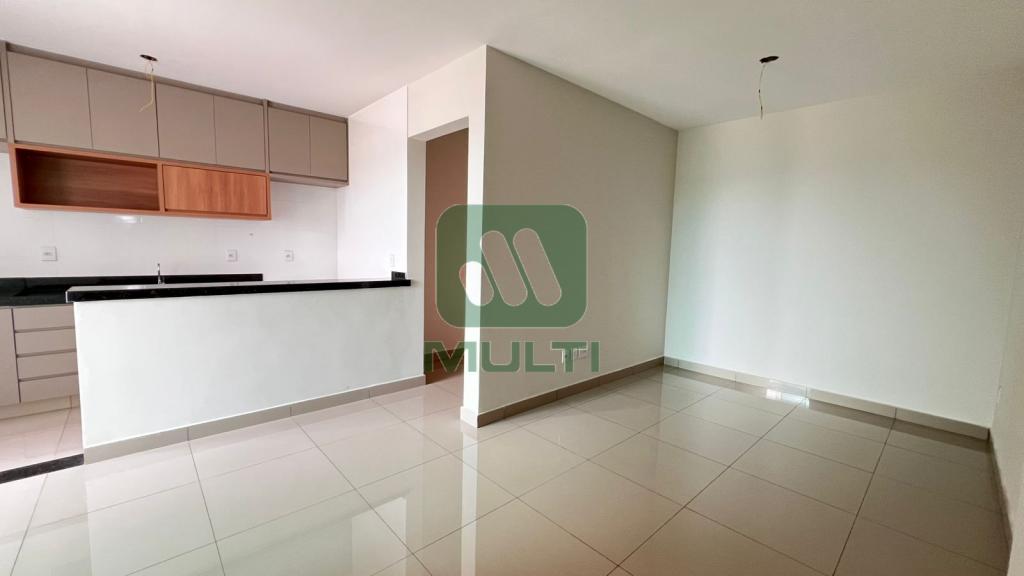 Apartamento à venda com 3 quartos, 80m² - Foto 3