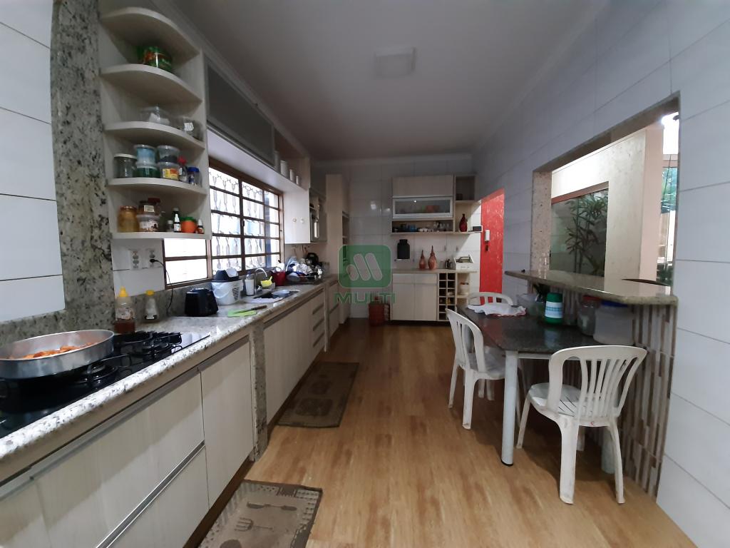 Casa à venda com 4 quartos, 229m² - Foto 13