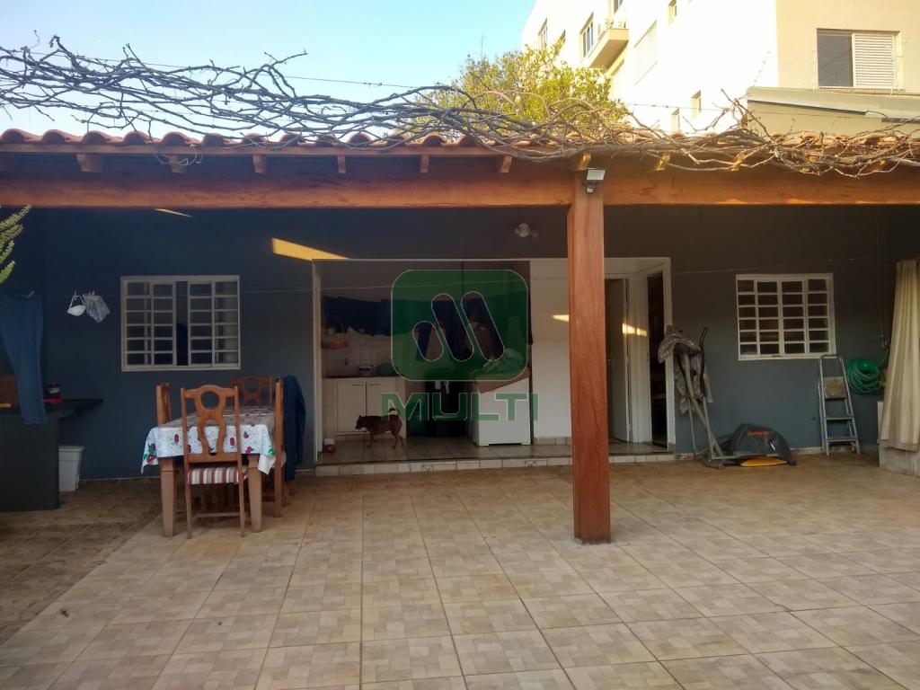 Casa à venda com 3 quartos, 201m² - Foto 24