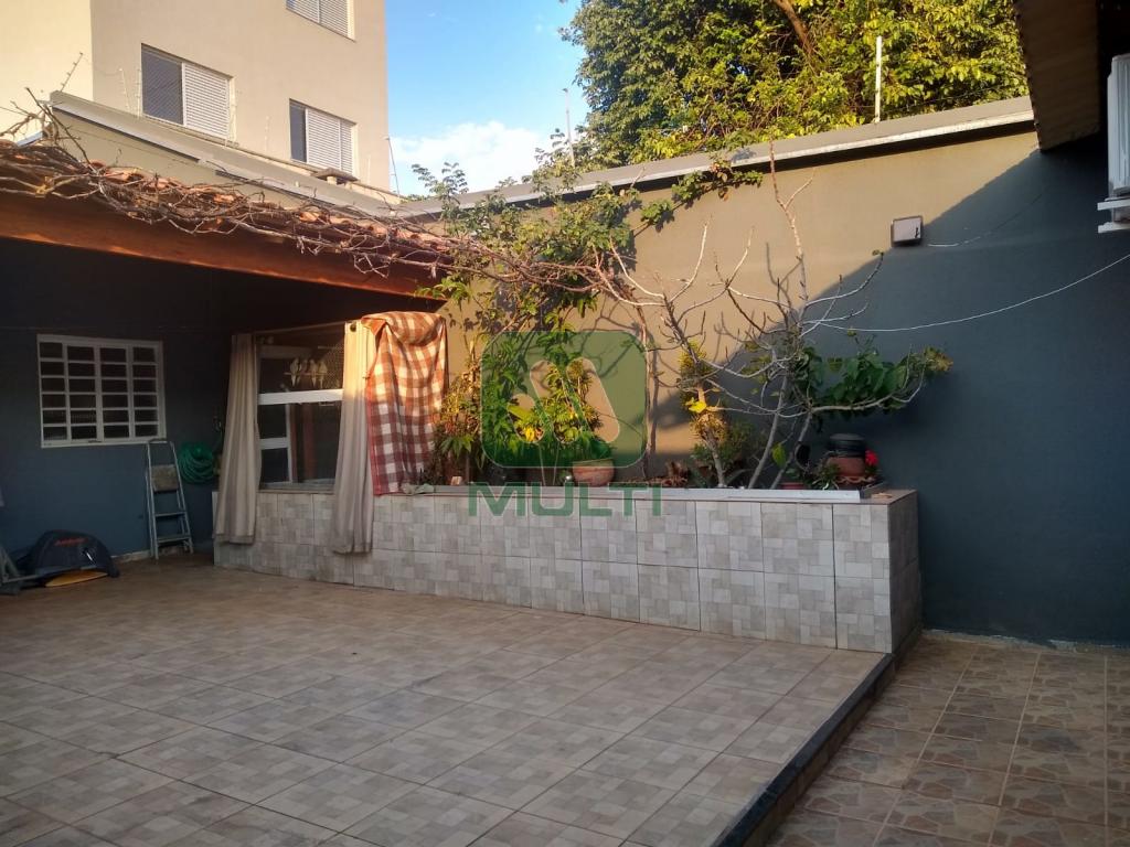 Casa à venda com 3 quartos, 201m² - Foto 25