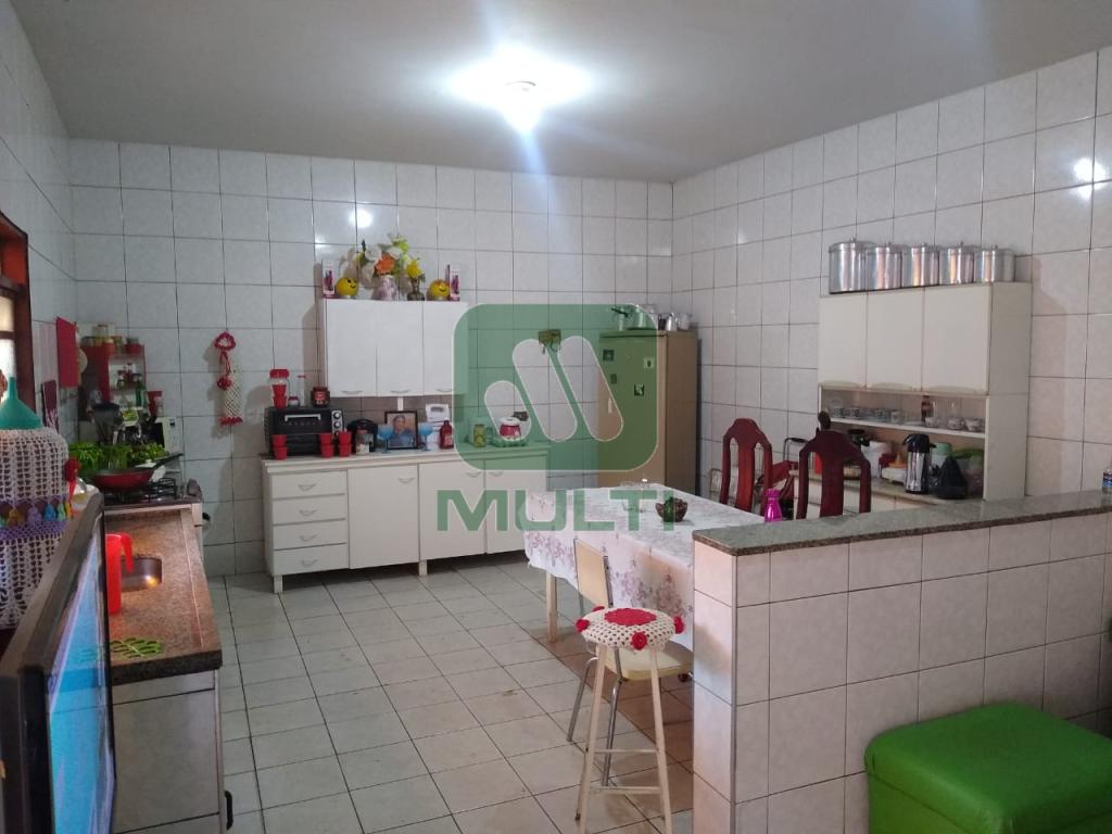 Casa à venda com 3 quartos, 169m² - Foto 9