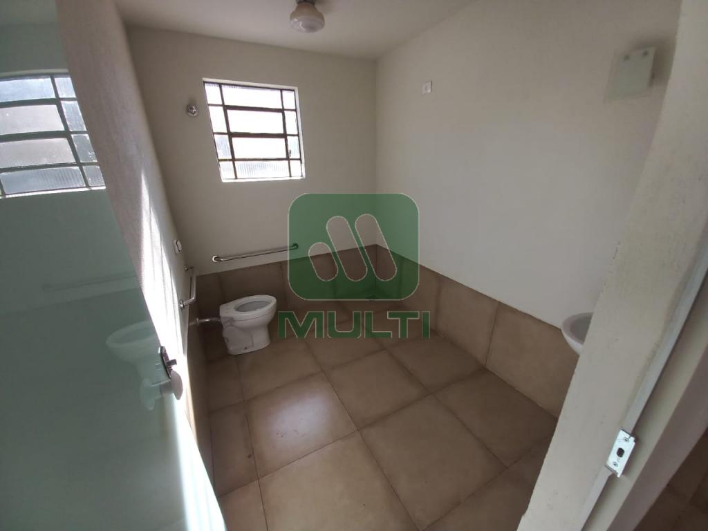 Casa à venda com 3 quartos, 219m² - Foto 10