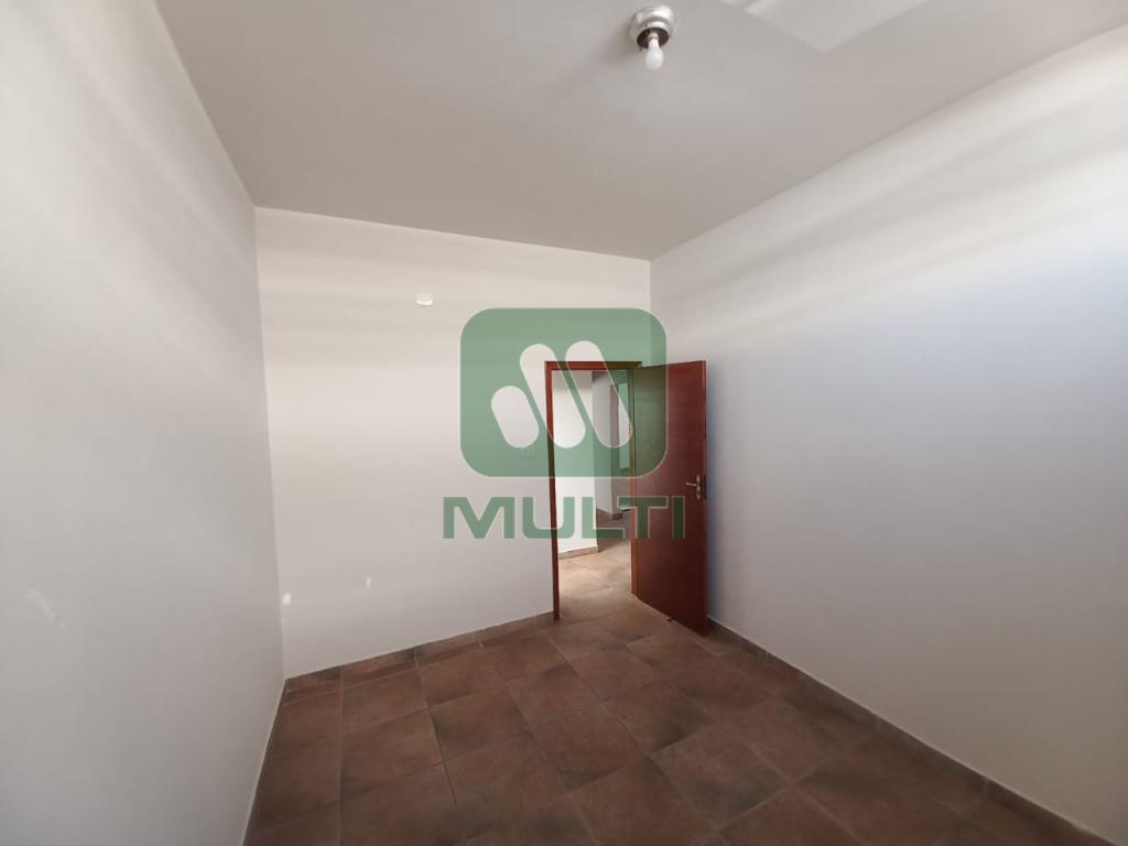 Casa à venda com 3 quartos, 219m² - Foto 11