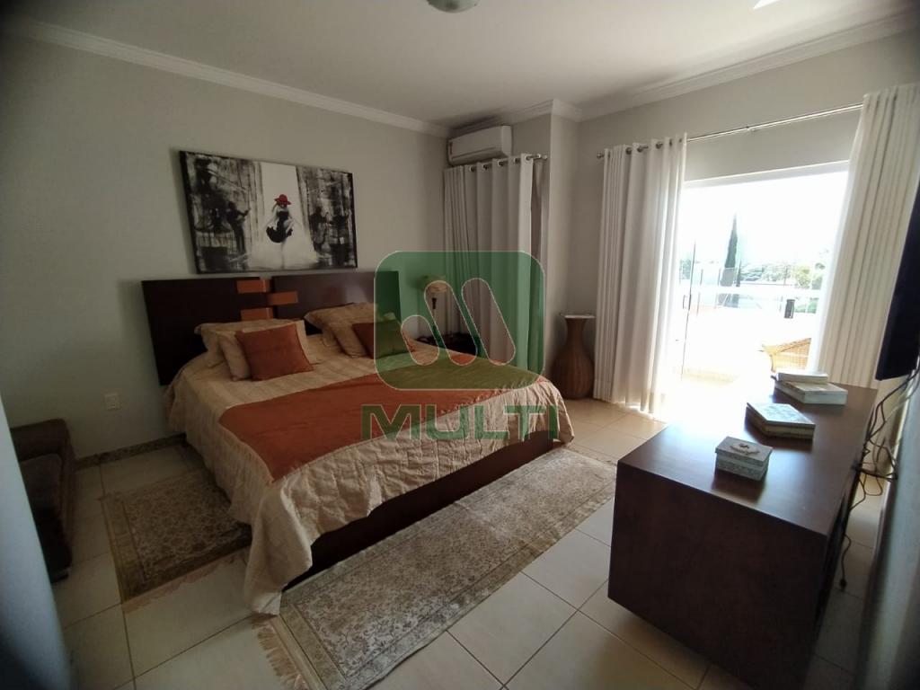 Casa à venda com 4 quartos, 364m² - Foto 11