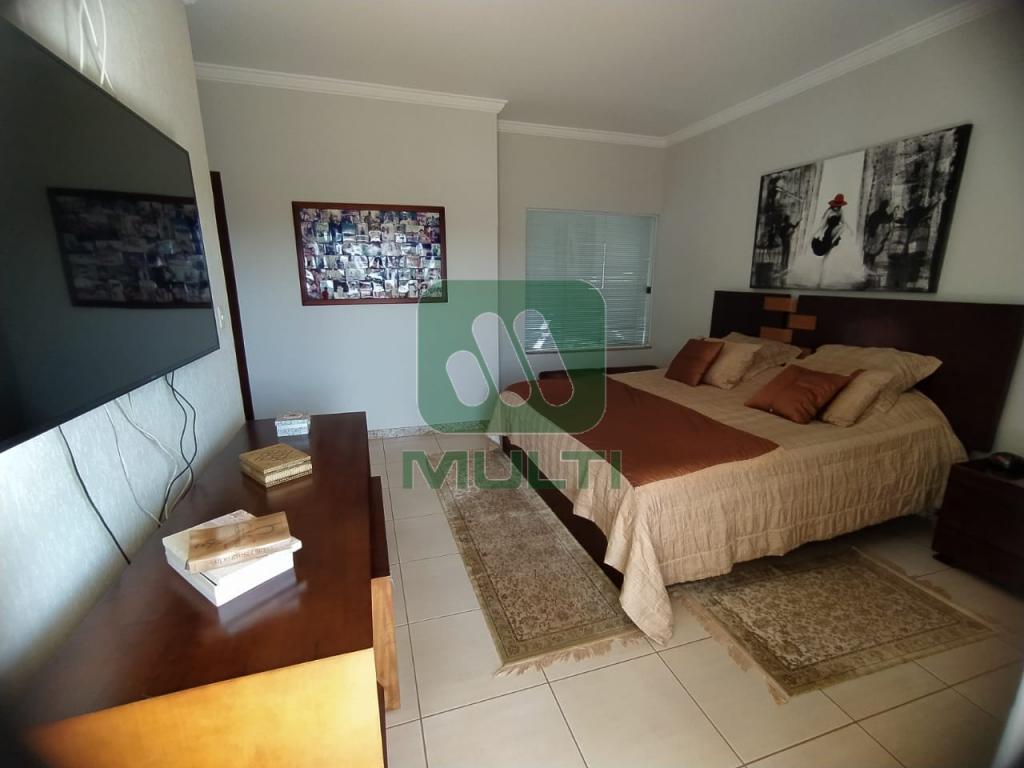 Casa à venda com 4 quartos, 364m² - Foto 15