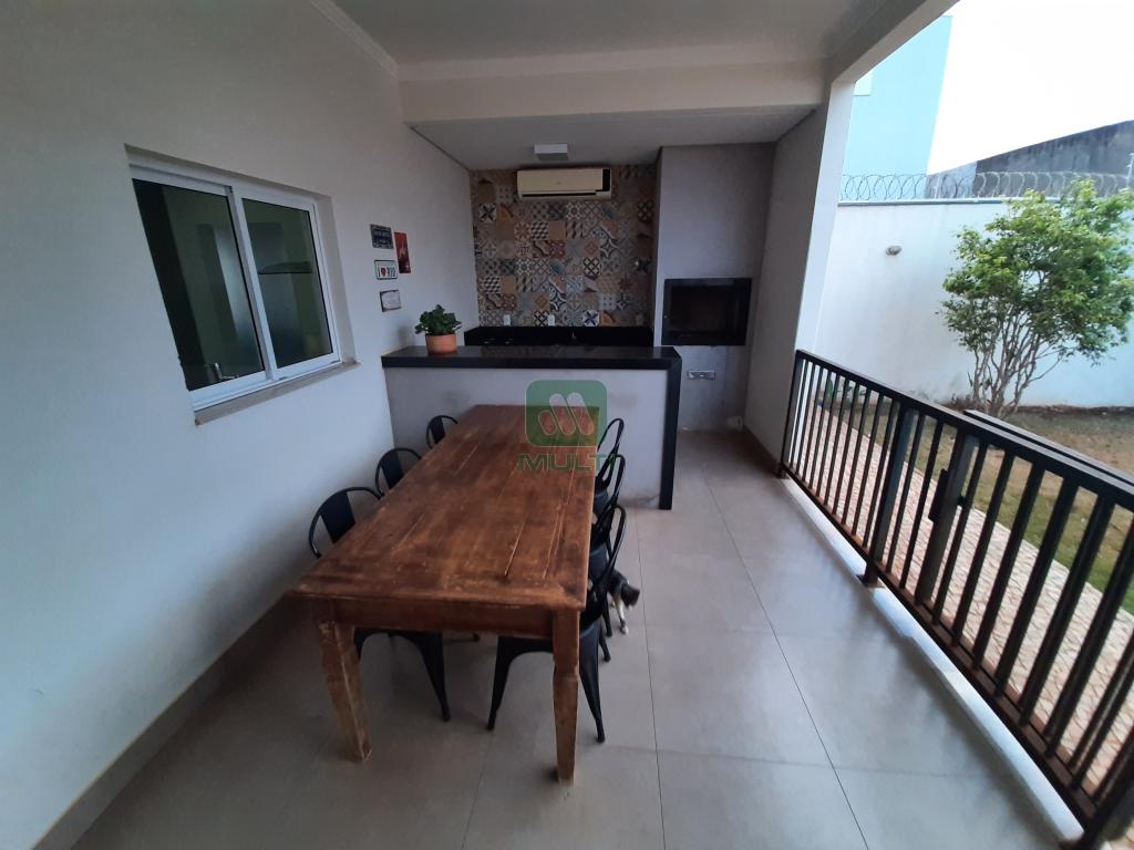 Casa à venda com 3 quartos, 235m² - Foto 10