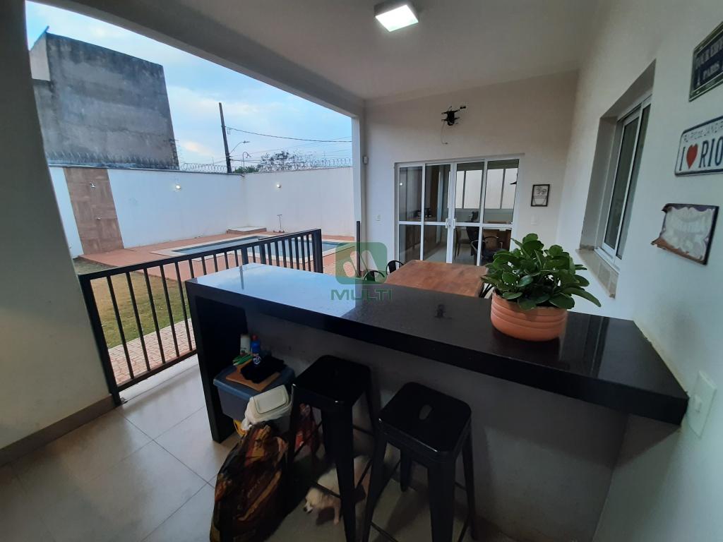 Casa à venda com 3 quartos, 235m² - Foto 12