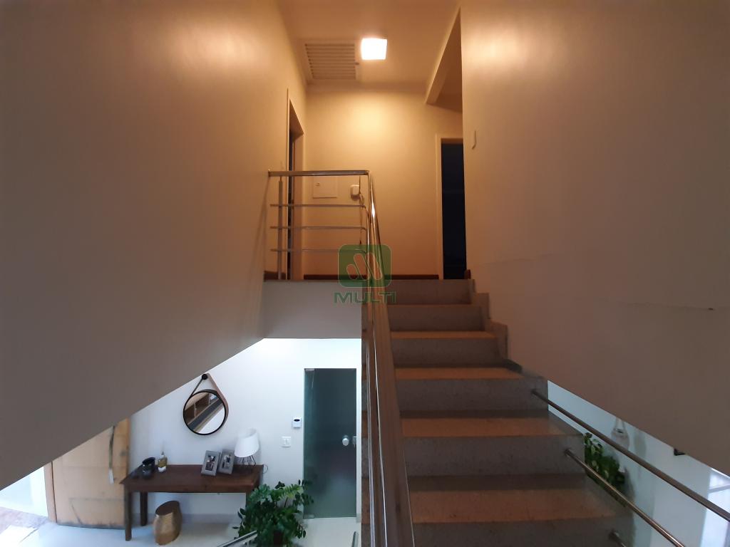 Casa à venda com 3 quartos, 235m² - Foto 13