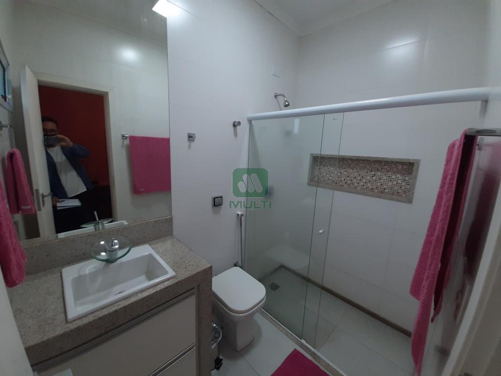 Casa à venda com 3 quartos, 235m² - Foto 16