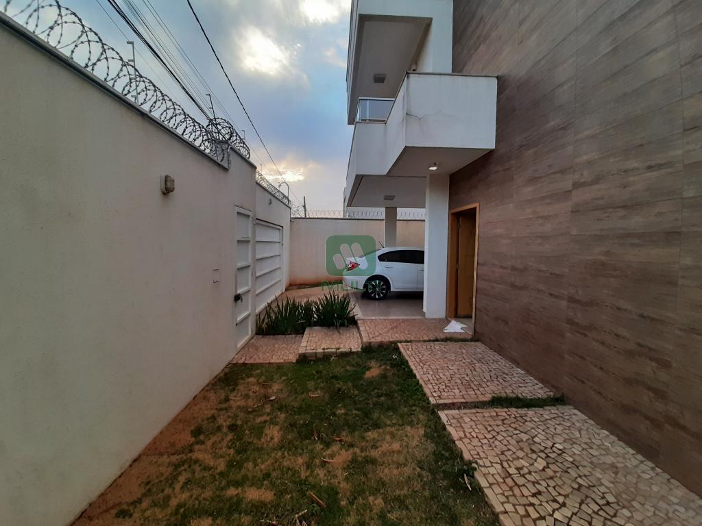 Casa à venda com 3 quartos, 235m² - Foto 26