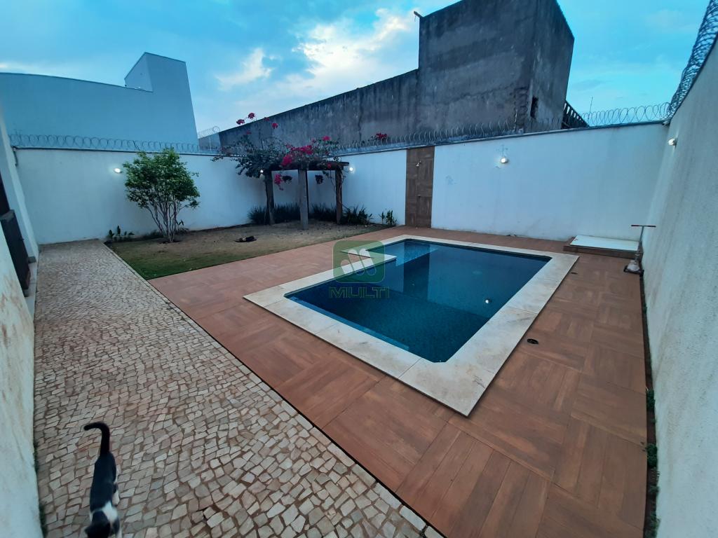 Casa à venda com 3 quartos, 235m² - Foto 31