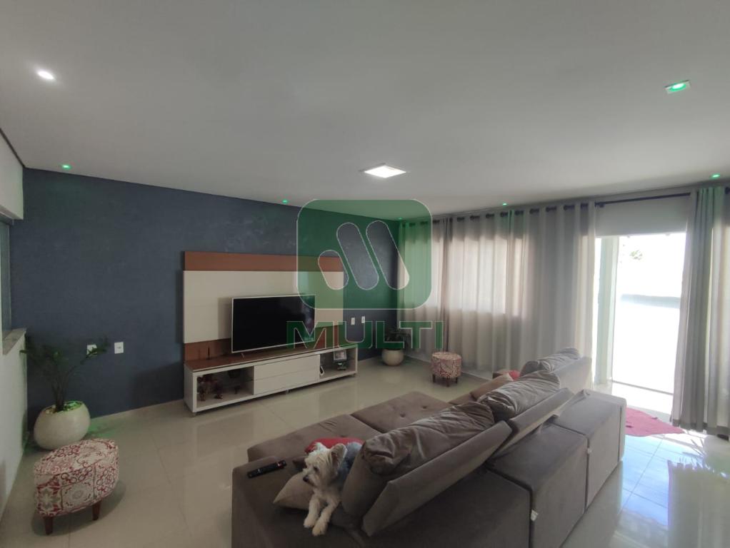 Casa à venda com 4 quartos, 345m² - Foto 3