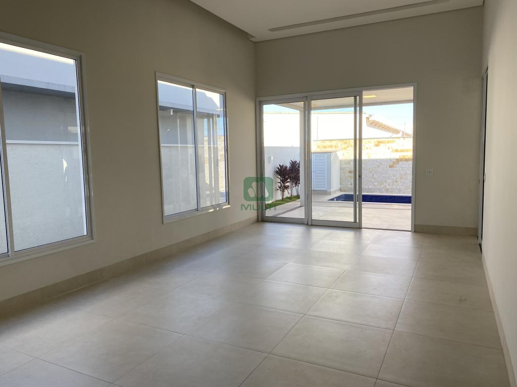 Casa de Condomínio à venda com 3 quartos, 190m² - Foto 1