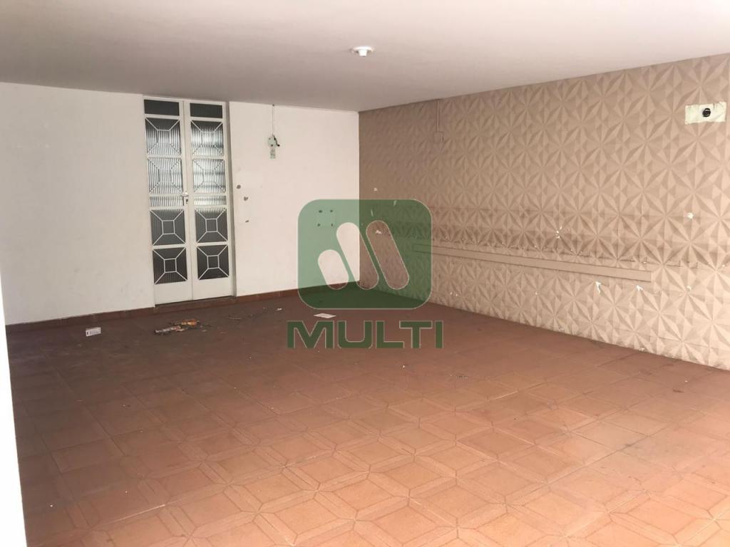 Casa à venda com 3 quartos, 260m² - Foto 3