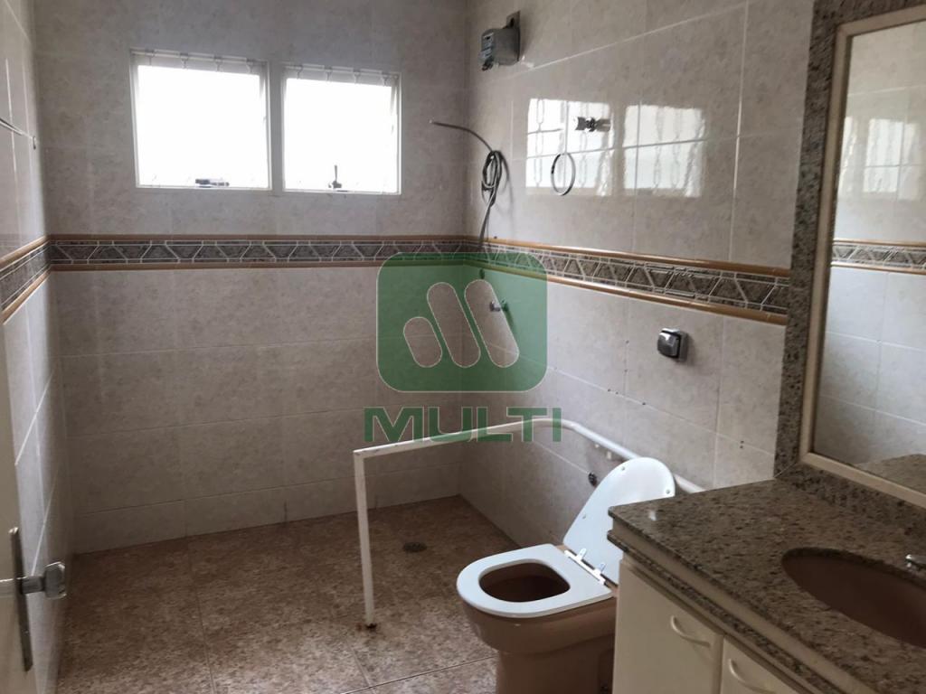 Casa à venda com 3 quartos, 260m² - Foto 4