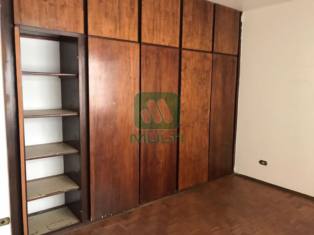 Casa à venda com 3 quartos, 260m² - Foto 8