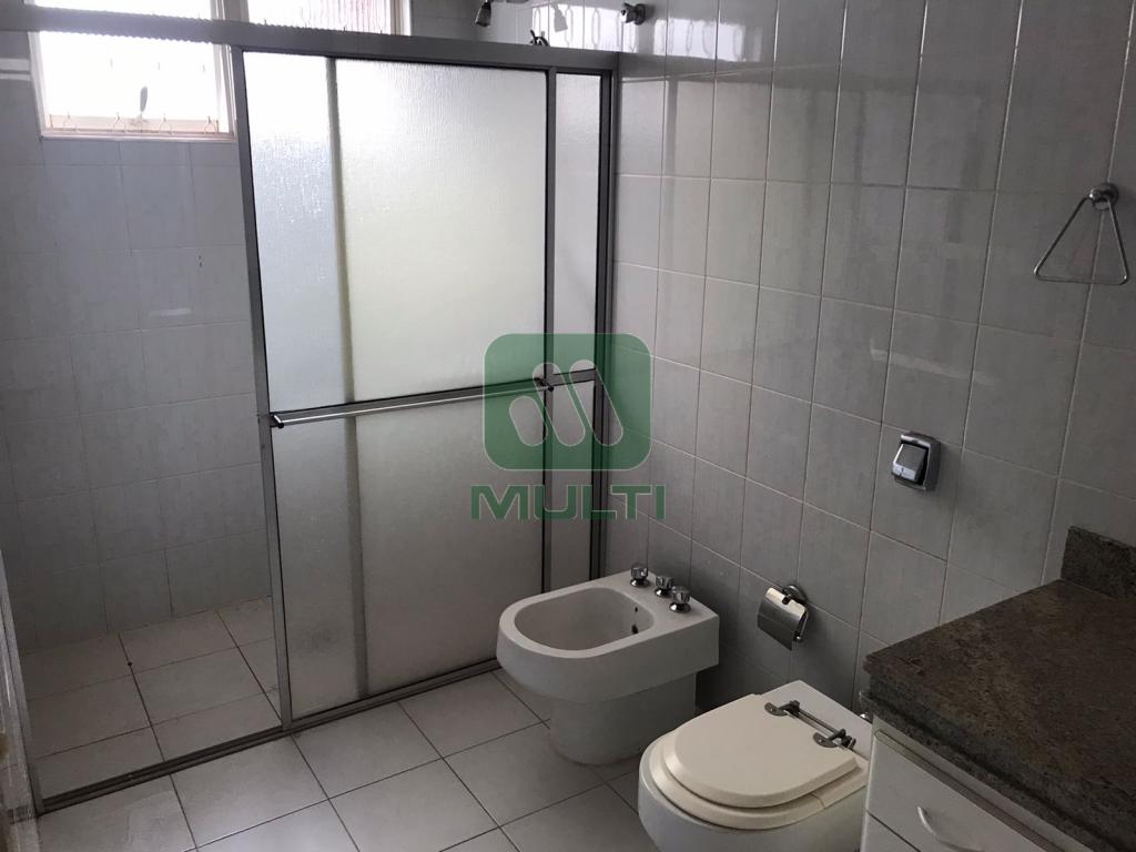 Casa à venda com 3 quartos, 260m² - Foto 9