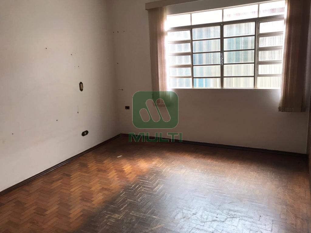 Casa à venda com 3 quartos, 260m² - Foto 11