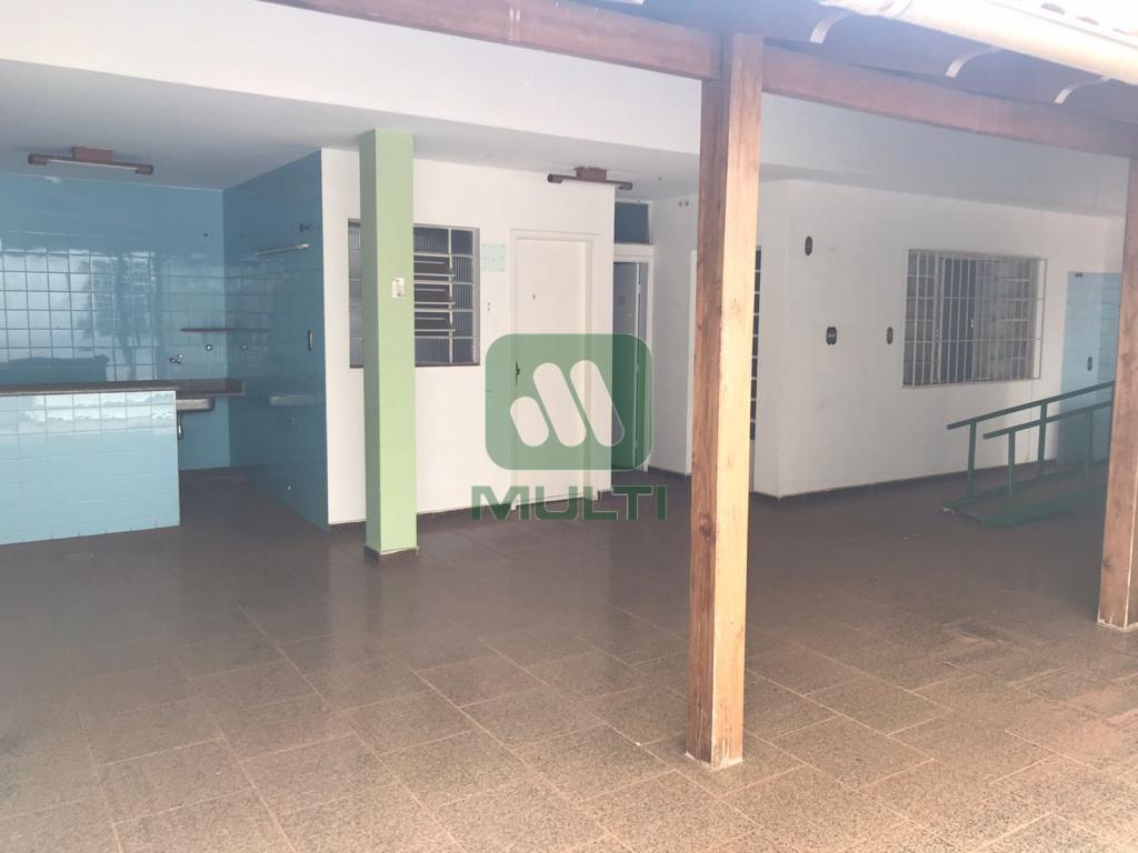 Casa à venda com 3 quartos, 260m² - Foto 18