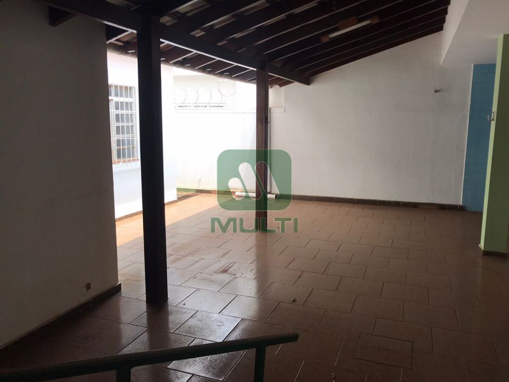 Casa à venda com 3 quartos, 260m² - Foto 22