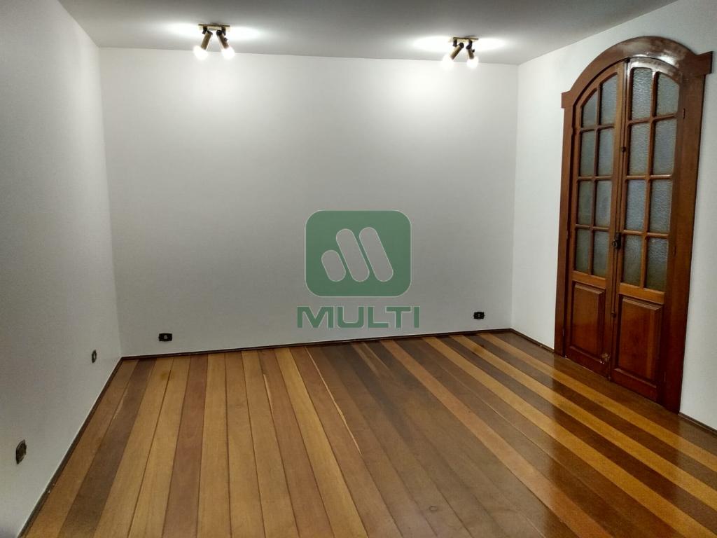 Casa à venda com 3 quartos, 297m² - Foto 14