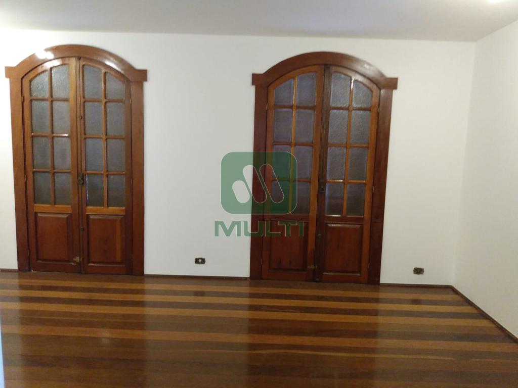 Casa à venda com 3 quartos, 297m² - Foto 15