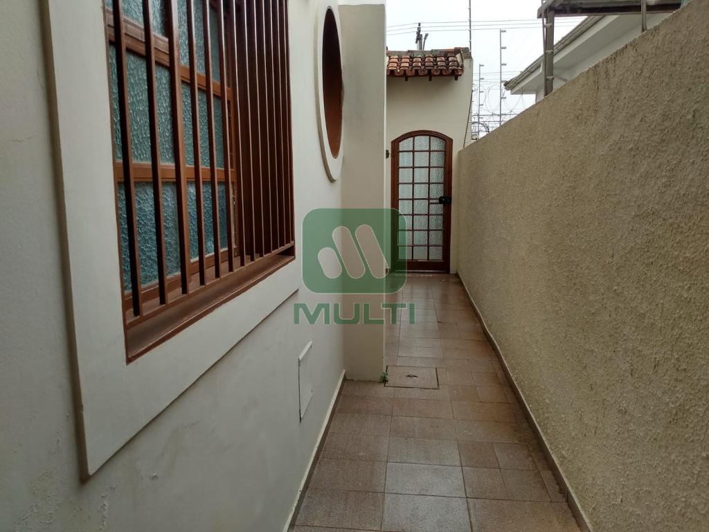 Casa à venda com 3 quartos, 297m² - Foto 25